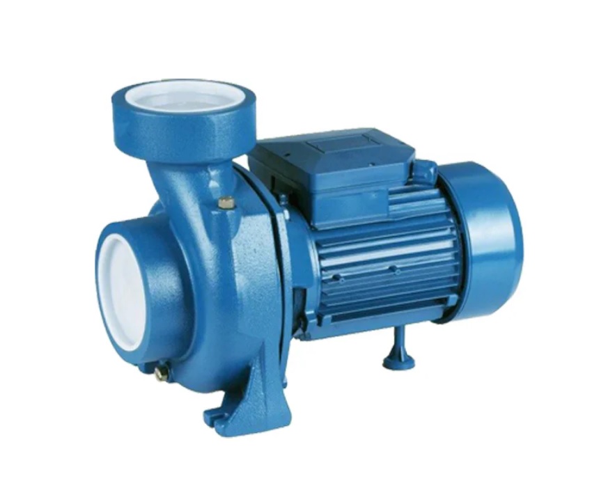 نصب پمپ آب در مزرعه